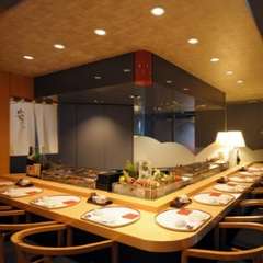 旬の寿司を落ち着いた空間で味わえる