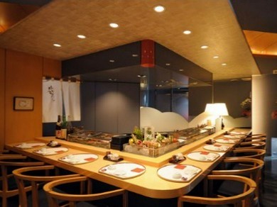 旬の寿司を落ち着いた空間で味わえる
