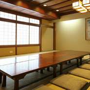 二階個室（竹）二階個室（桐）※個室料3,300円（税込）を頂戴いたします。