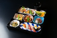 懐石弁当「寿」