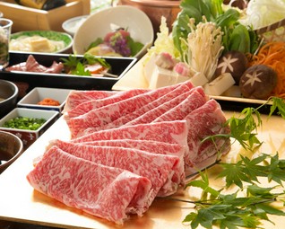 ■乾杯ドリンク付き
四季折々の味をご堪能ください。一期一会の心を込めて皆様をお迎えいたします。
