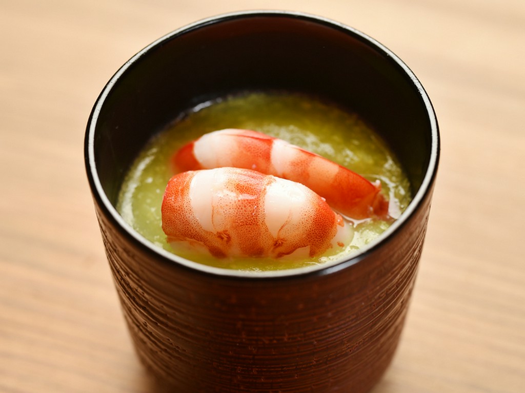 あえて鰹と昆布のだしを使わずつくる『小吸い物』