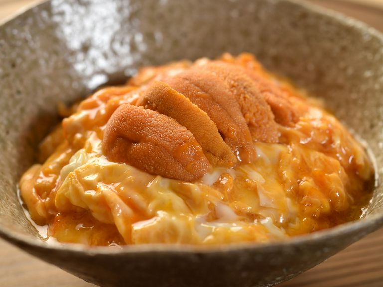 ふわふわの玉子とウニがとろけるおいしさ『ウニの玉締め丼』