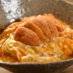 ふわふわの玉子とウニがとろけるおいしさ『ウニの玉締め丼』