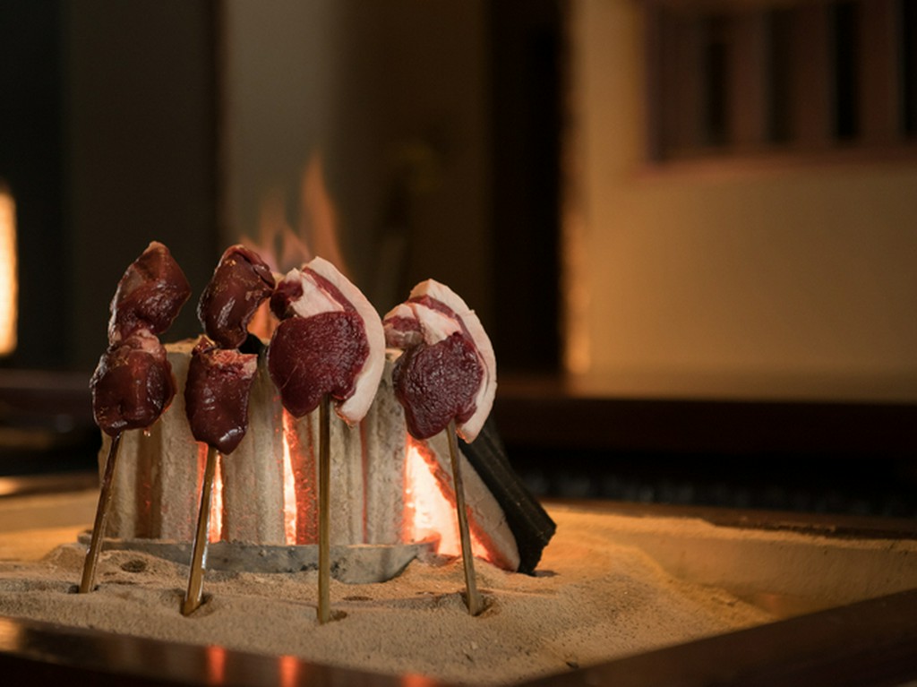 「豚肉や牛肉のほうが癖を感じるほど」と店主が話す新鮮な鹿肉