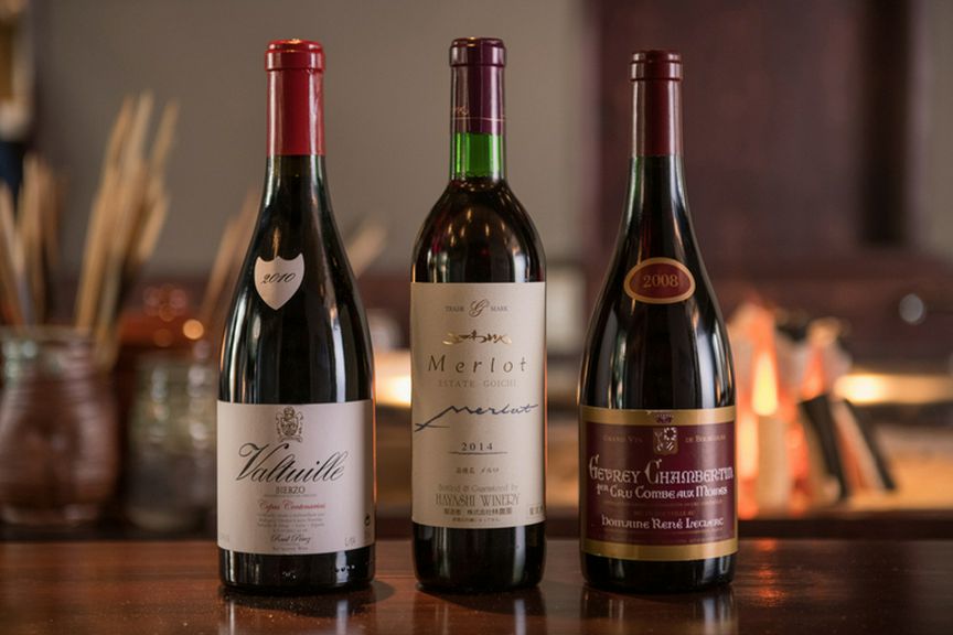 シンプルな肉料理の美味しさを引き立てるワインセレクト