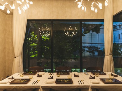 プライベートな会食などに重宝する広い個室空間が登場