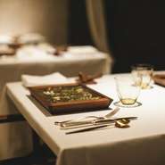 ゲスト様の好きな食材やお料理、会食のご予算などご相談を承っております。大切なお仕事の商談や会食にいかがでしょうか。