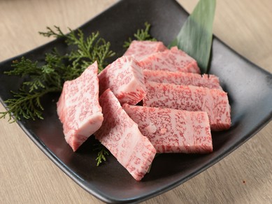 柔らかな食感に、甘みと旨みの黄金比『和牛ロース』