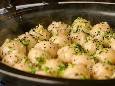 点心とワイン、見事なマリアージュを満喫。中国茶のご用意も