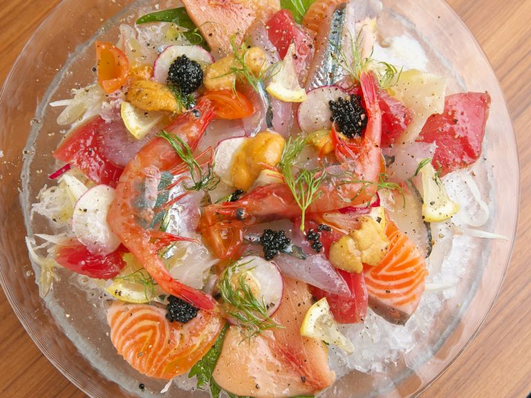 日本海の海の幸をお洒落な一品で