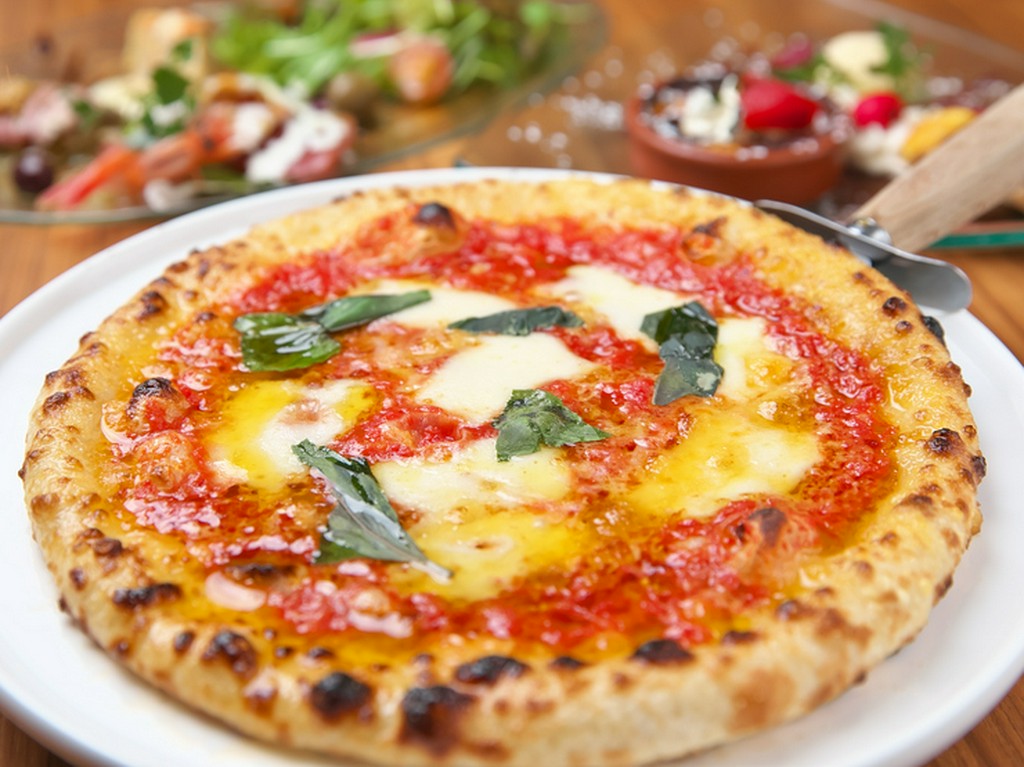 ＜定番＞たっぷり2種チーズのマルゲリータ