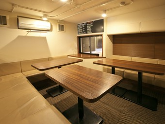 カラオケ完備のパーティールームで宴会を