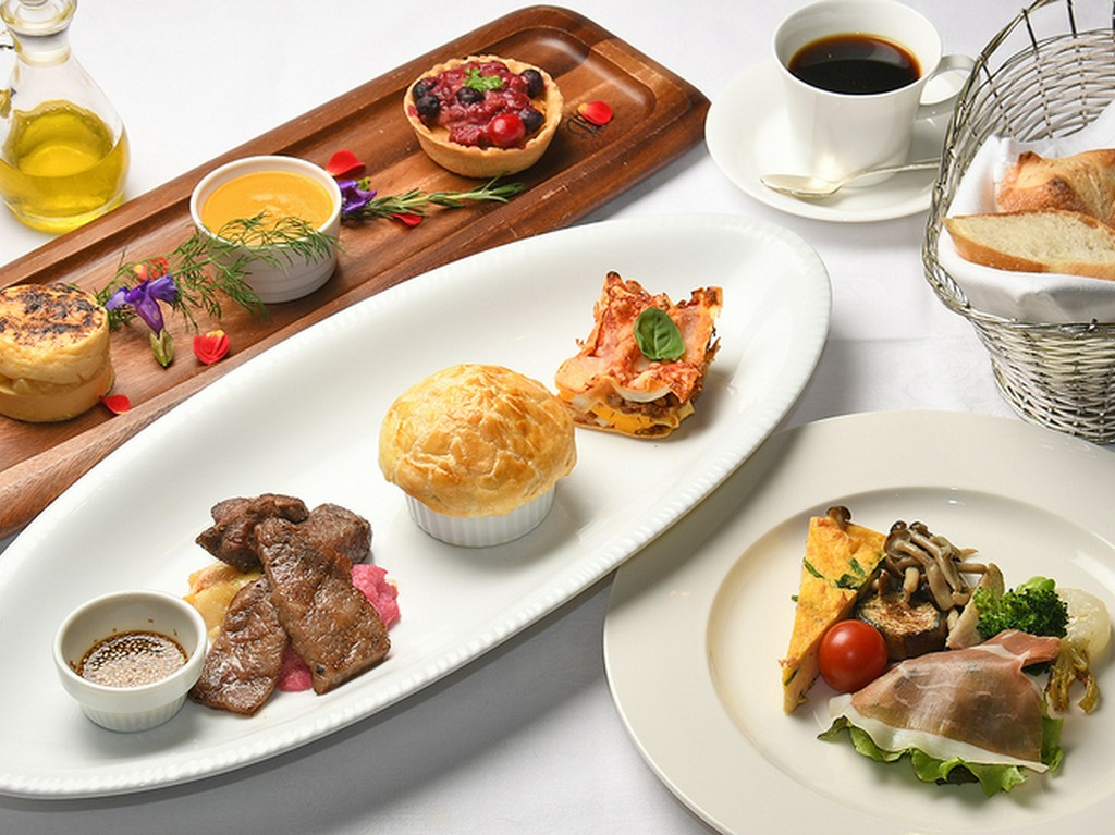 ランチで人気のパスタと肉料理のワンプレート『フェリーチェ』