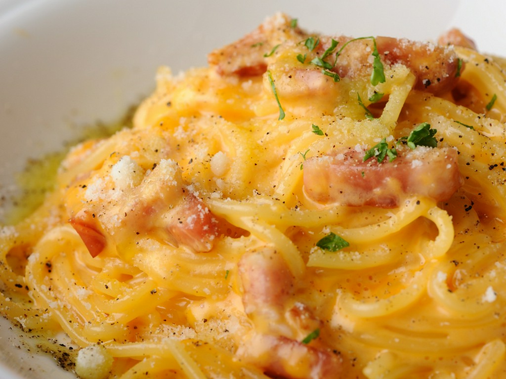 スパイシーな大人のパスタ『男のカルボナーラ』