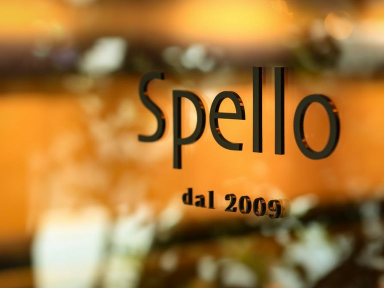 駅の近くにあることも忘れそうな落ち着いた空間