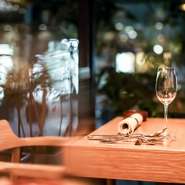 2022年12月23日から25日までのクリスマス期間はランチタイム　￥5500 ￥7000 ￥9000 の3種類から、ディナータイムは￥12000 ￥16000 の２つのコースをご用意しております。ご予約のお電話お待ちしております。