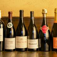 フランス、イタリアを中心とした種類豊富なワインが揃っています。ワイン通にもぴったりのお店です。また、ワイン選びに迷ったときには、相談にものってもらえるので、好みに合ったワインに出合えます。