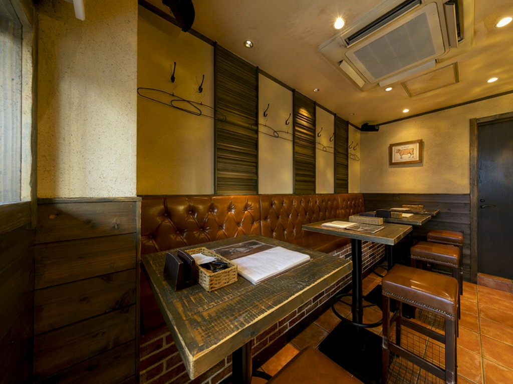 特別な日のディナーにはテーブル席がおすすめ