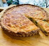 ビストロで人気のキッシュが1ピースからお持ち帰りできます