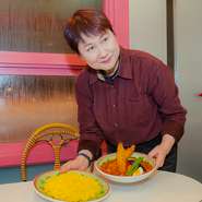 お客様に、気持ちよく美味しく召し上がっていただけるよう、心がけています。【BOSCO】のカレーは辛口が基本。辛いのがお好きなお客様には、ご要望にお応えし、更に辛さを強めてご提供しています。