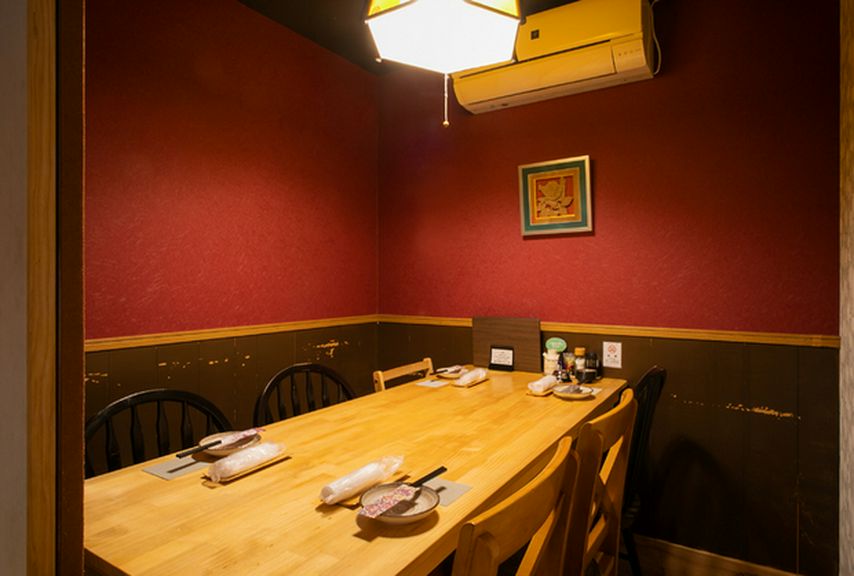 6名様まで収容可能な個室