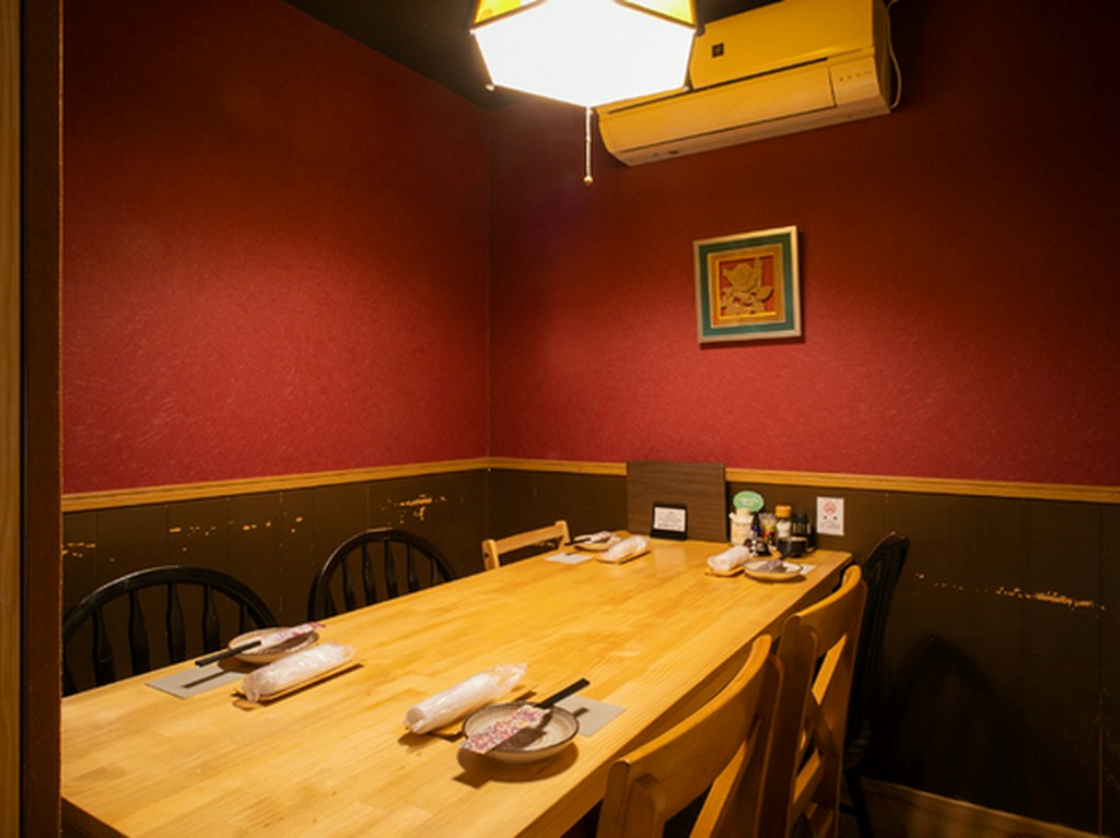 6名様まで収容可能な個室