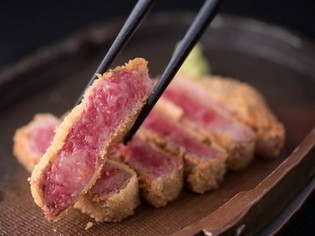 A4ランク以上の黒毛和牛の旨みを堪能する『極上和牛レアかつ』