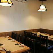 毎月29日は「肉の日」。リッチで豪華なコース料理で、家族団らんの時を過ごせます。肩ひじ張らずにリラックスできる雰囲気の中で、ゆったり美酒佳肴を堪能できます。卒業・入学祝いや誕生日など記念日にも最適です。