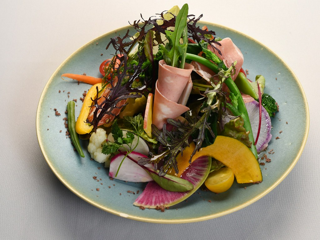 『25種類の野菜とハーブのサラダ』