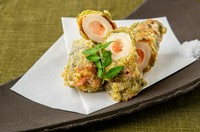 明太チーズをたっぷり詰め、外カリっ＆中とろ～の磯辺揚げです。