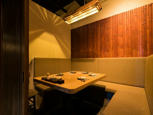 【２部屋】扉で仕切られた４～５名様の個室