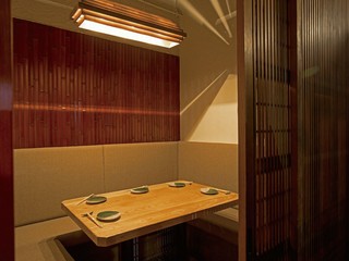 【２部屋】扉で仕切られた４～５名様の個室