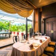 １階　ザ・ガーデンテラスの個室「ザ・ガーデンテラス　サロン」。 お顔合わせや、ご会食にぴったりの落ち着いた会場です。
定員：～８名様
詳しくはお問い合わせくださいませ。