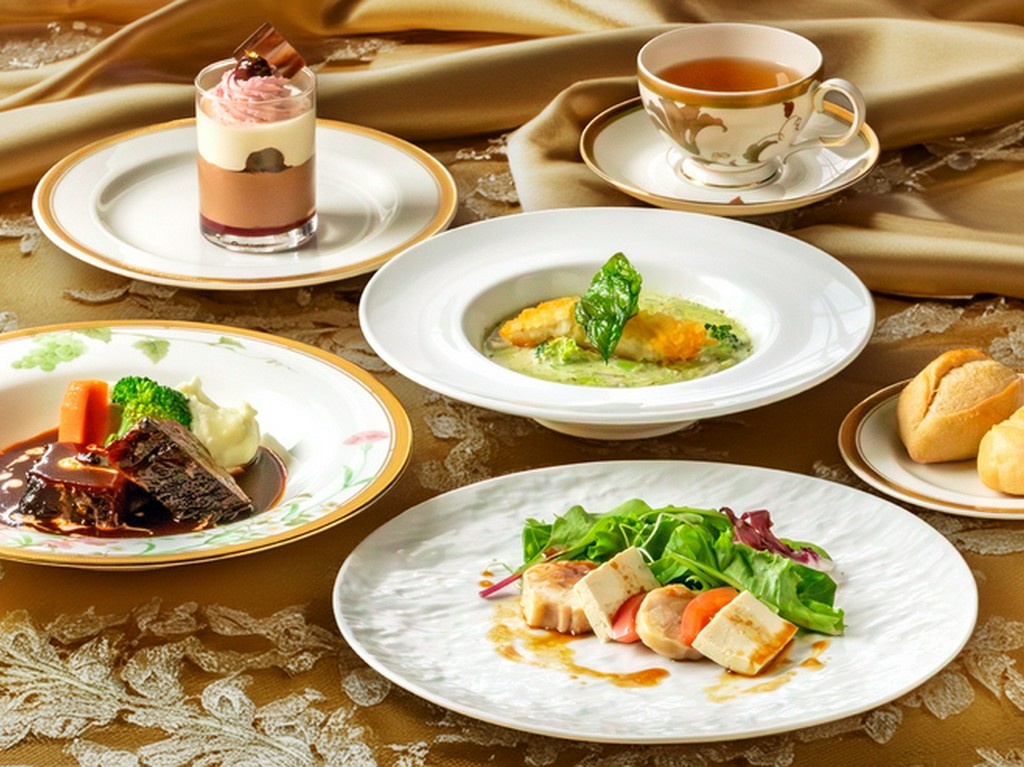 選べるランチ（前菜やメインをチョイスしていただけるコース形式のランチをお楽しみください）