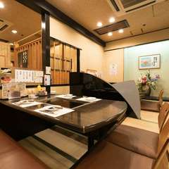 熱々の鉄板を囲み、晴れやかな一年のスタート