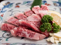 特上和牛カルビほか、上質なお肉と魚介の鉄板焼が楽しめるコース