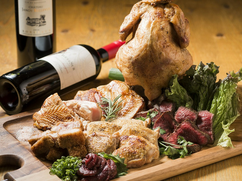 地鶏だけでなく和牛や馬肉もおすすめ