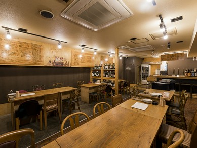 居心地のいい、お洒落で気軽なバル空間