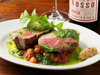 旨みが強くて柔らかい『オーストラリア産ラムランプ肉のグリル』