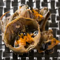 上海蟹を生きたままを紹興酒に漬け込んだ『酔蟹』