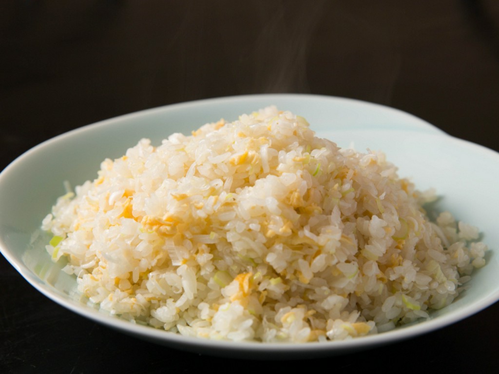 これを目当てにする常連も多いという、〆に登場する『ねぎ炒飯』