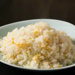 これを目当てにする常連も多いという、〆に登場する『ねぎ炒飯』