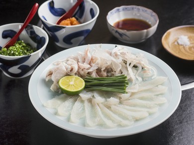 ふぐ本来のうまみを噛みしめる『ふぐさし』