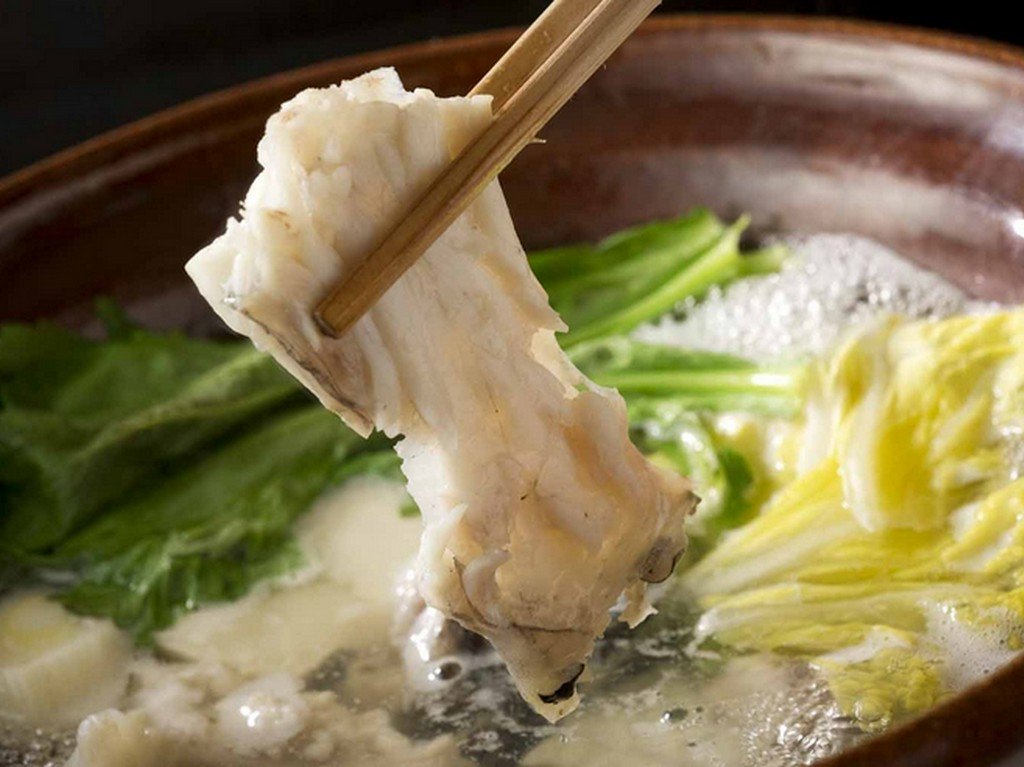 店主が吟味したふぐの味わいを堪能できる『ふぐちり』