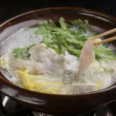 店主が吟味したふぐの味わいを堪能できる『ふぐちり』