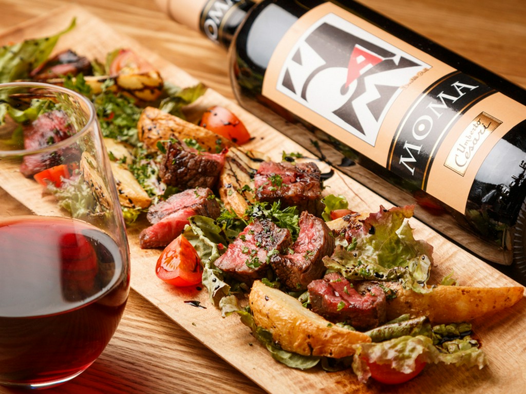 しっとりと柔らかい『イチボのビステッカ　バルサミコソース』