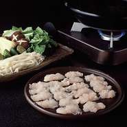 季節ごとに愉しめるお鍋のご用意が御座います。
その時期にしか味わえない旬の食材を使ったお鍋は全国より選りすぐりの食材からできています。