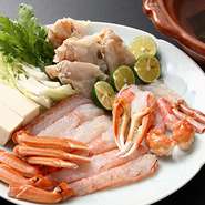 兵庫　香住から越前にかけての日本海のずわい蟹をしゃぶしゃぶにして召し上がって いただきます。 日本海のかには甘くて美味しい冬の珍味です。