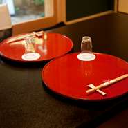 食事に対するあらゆることへの気配りを大切にしています。何気ないことや小さなことにこそ注意を払いながら、お客様にご満足いただけるよう、おもてなしの心を持ち続けています。